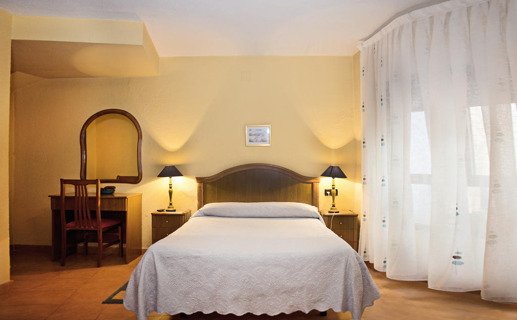 Hostal Guzman El Bueno By Gaiarooms León Pokój zdjęcie